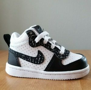 Nike toddler shoes size 5